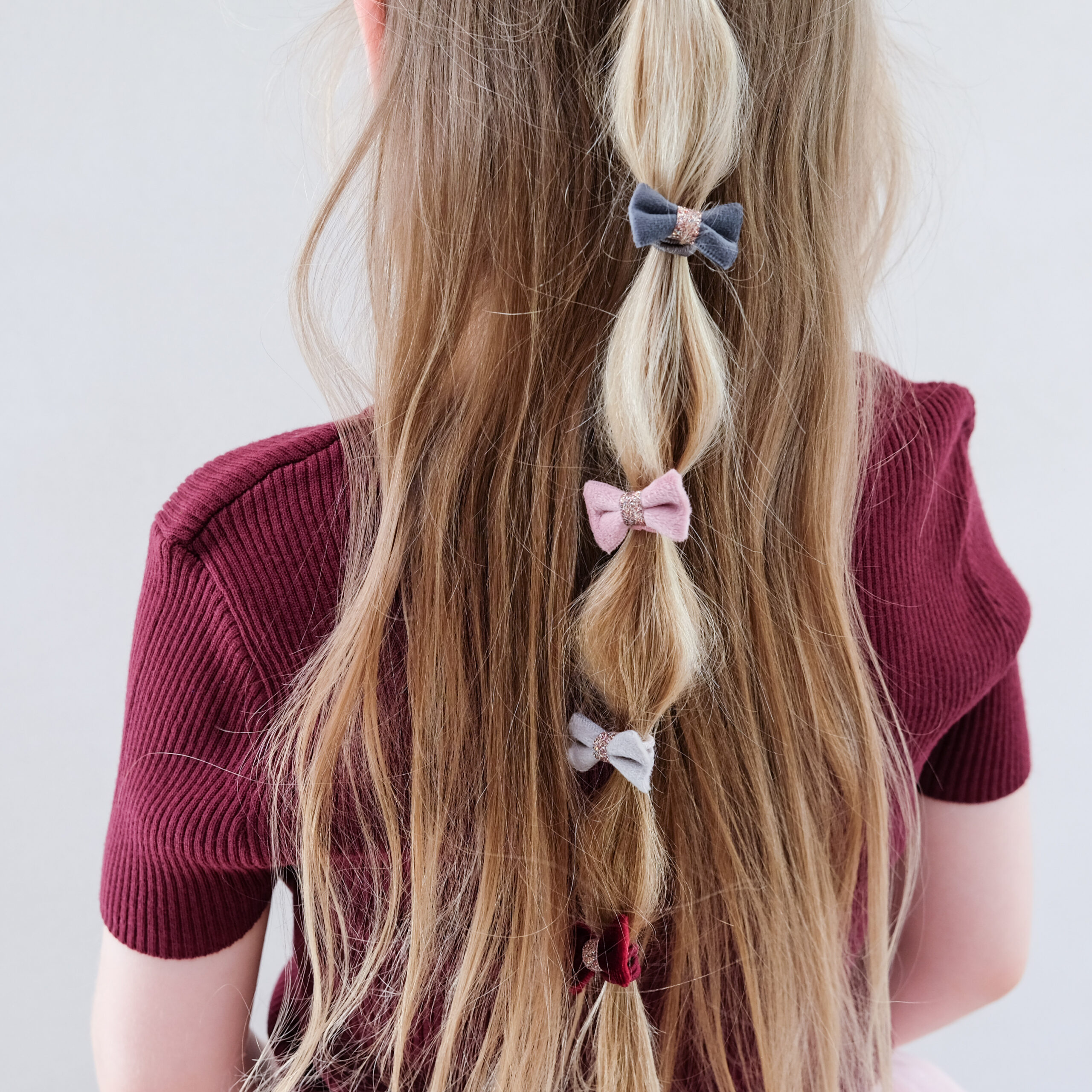 Christmas Velvet Bow Ponies - Image 3